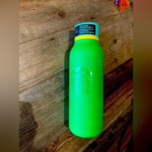 NWT Starbucks Neon Green Twist-To-Sip Leak Proof Water Bottle Straw 32oz 2025